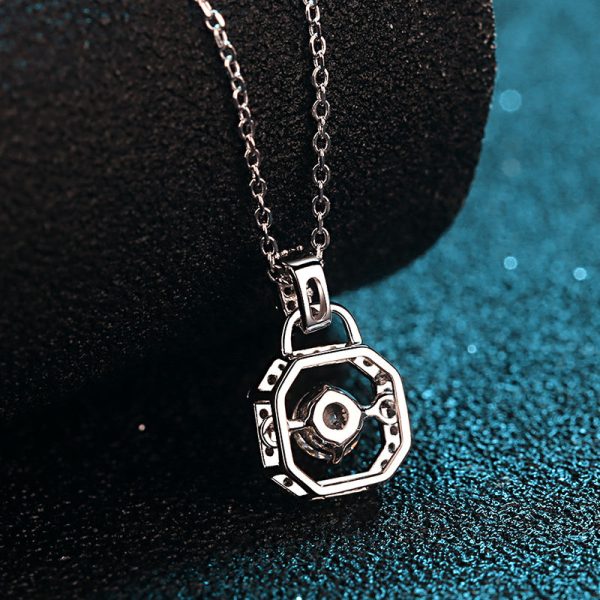AZ123-X Fashion Trend Luxury Classic 0.5Ct Moissanite Nimble Lock Square Necklace For Women 925 Silver Party Charm Jewelry - Image 4