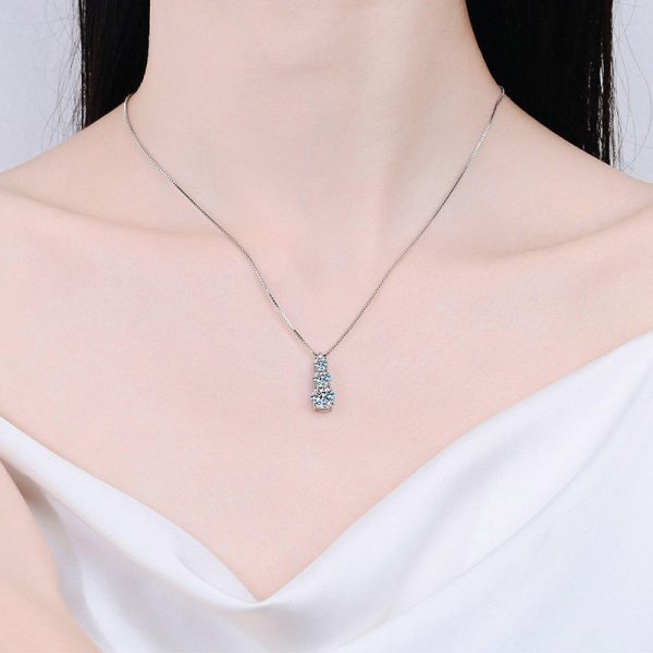 AZ719-X 1.8 Carat 3 Stone Blue Green White Color Moissanite Pendant Necklkace For Charm Lady With Certificate Silver 925 Jewelry Gift - Image 2