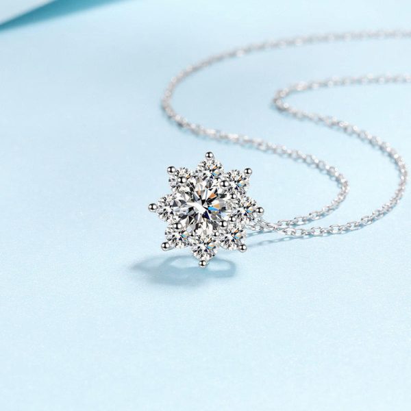 AZ745-X  S925 Sterling Silver New Luxury Full Diamond Sunflower 1-2CT Moissanite Necklace Suitable for Women's Party Jewelry - Image 4