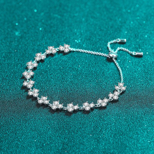 AZ634-S Fashion Luxury Classic Adjustable 4.2Ct Moissanite Lucky Clover Flower Bracelet For Women 925 Silver Party Jewelry - Image 5