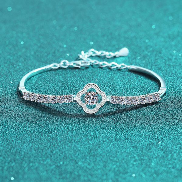 AZ989-S Fashion Trend Luxury Classic White Moissanite Design Clover Bracelet For Charm Women 925 Silver Party Jewelry Gift - Image 5