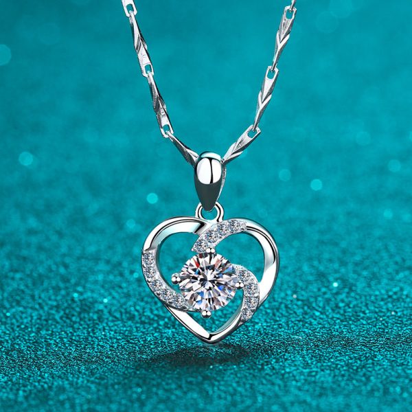 AZ216-X PT950 Female Heart-Shaped Lady Pendant Short Section Lockbone Chain Pendant Moissanite Diamond Necklace Factory Direct Wholesale - Image 5