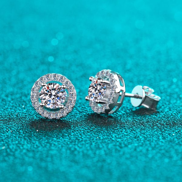AZ212-E 1.0 ct Moissanite S925 Silver Stud Earrings for Women Plated Pt950 Hollow Round Pattern Ear Studs Lover's Gift Jewelry Wholesale - Image 4