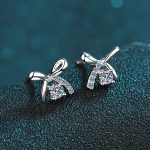AZ083-E Moissanite Bow Stud Earrings 925 Sterling Silver Plated Pt950 Gold Four-claw Stud Earrings School Girl Wild Model - Image 3