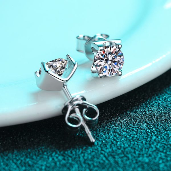 AZ170-E MoisaLuxe Official Store Sterling 925 Silver Simple Bull's Head Inlaid Moissanite Earrings Hoops Piercing Clavicle Chain Items - Image 3