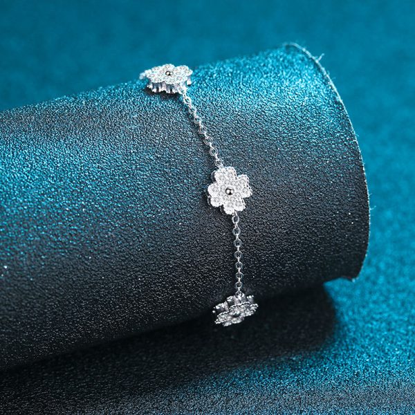 AZ439-S Luxury White Gold 18K 0.64ct Women All Chain Five Four-leaf Clover Micro-inlaid Moissanite Bracelets Platinum Pt950 Fine Jewelry - Image 3