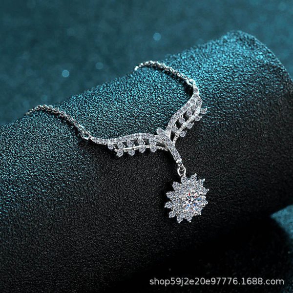 AZ032-X Fashion luxury 0.5 CT Classic Moissanite Angle Wing Sunflower Necklace Women s925 Sterling Silver Party Jewelry - Image 3