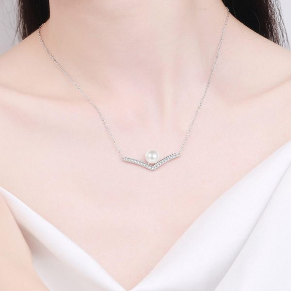 AZ503-X Designer V Shaped PT950 Platinum Women's Necklace Moissanite Diamond Flawless Natural Freshwater Pearl Pendant for Birthday Gift - Image 2