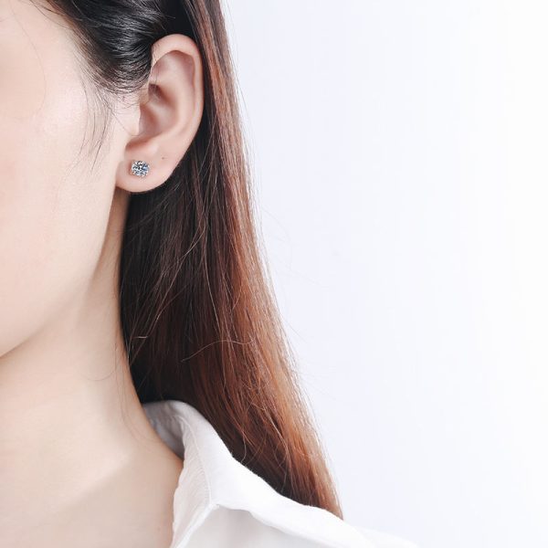 AZ170-E MoisaLuxe Official Store Sterling 925 Silver Simple Bull's Head Inlaid Moissanite Earrings Hoops Piercing Clavicle Chain Items - Image 2