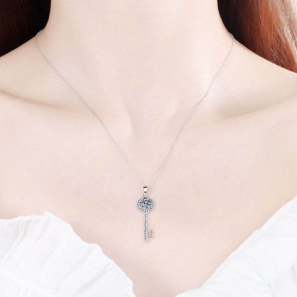 AZ200-X Luxury 18K White Gold & Platinum PT950 0.5ct/1ct Moissanite Pendant Necklaces for Women Timeless Solitaire Fine Jewelry - Image 2