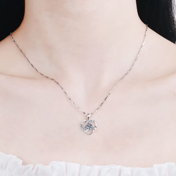 AZ216-X PT950 Female Heart-Shaped Lady Pendant Short Section Lockbone Chain Pendant Moissanite Diamond Necklace Factory Direct Wholesale - Image 2