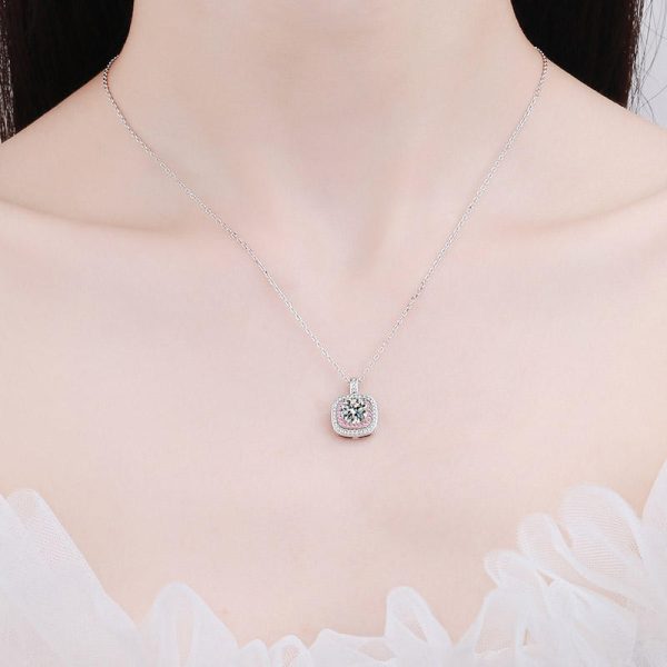 AZ407-X S925 Silver 1 Carat Moissanite Pink Square Bag Pendant Necklace for Women Light Luxury Fashion Must-Have Valentine's Day Gift - Image 2