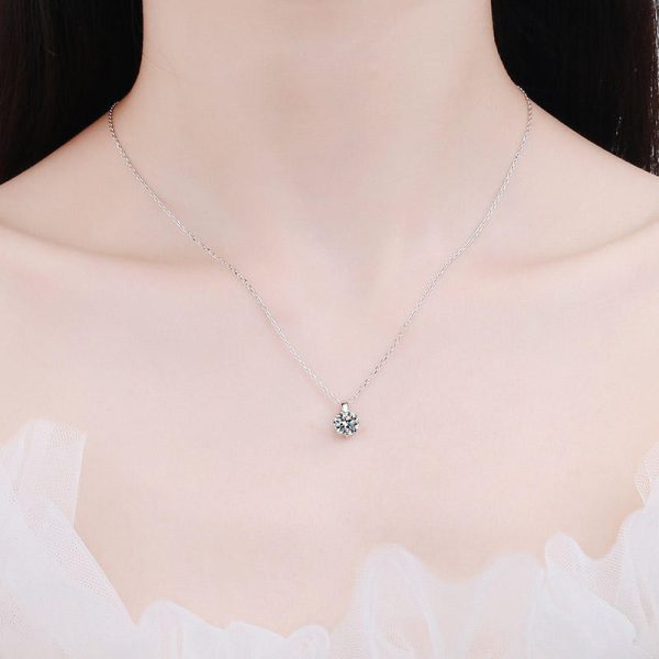 AZ422-X 18K platinum diamond pendant clavicle chain classic and simple 1 carat D color moissanite plated PT950 platinum necklace - Image 2