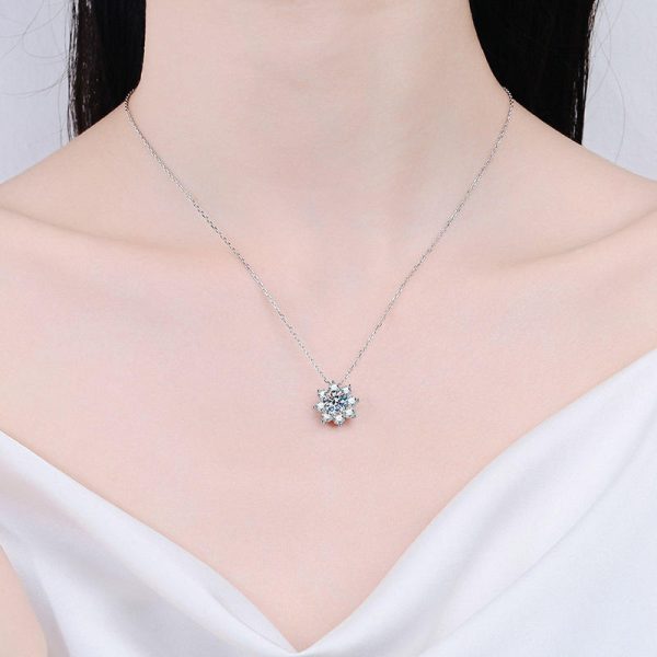 AZ745-X  S925 Sterling Silver New Luxury Full Diamond Sunflower 1-2CT Moissanite Necklace Suitable for Women's Party Jewelry - Image 2