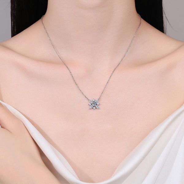 AZ866-X Fashion Trendy Luxury Classic Moissanite Diamond-set Eye Snow Flower Necklace Women s925 Silver Party Jewelry Gift - Image 2