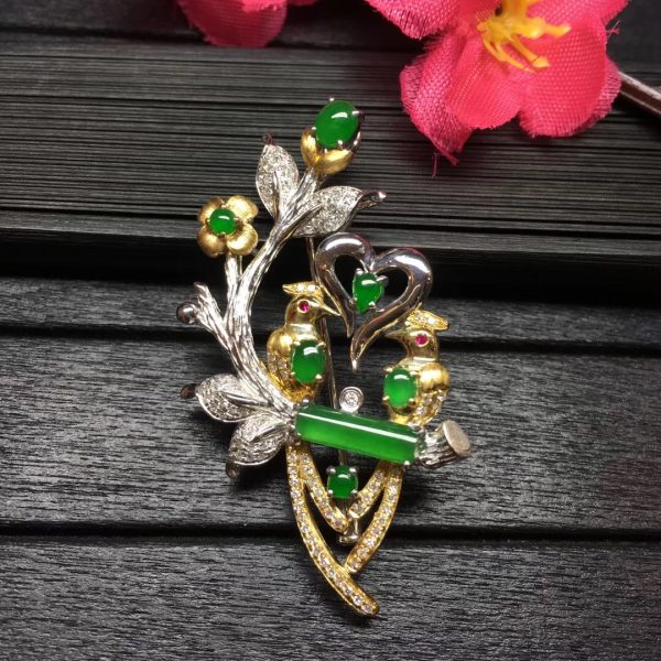 Ladies' Light Luxury Design Elegant Green Leaf Brooch Fashionable And Versatile Niche Design Sense Inlaid Brooch