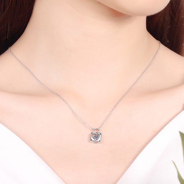 AZ118-X S925 Sterling Silver Moissanite Necklace, Women's Lock, Dynamic Pendant, Collarbone Chain, Jewelry Accessories - Image 2
