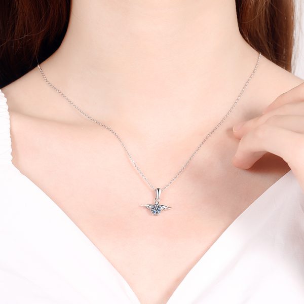AZ125-X 18K Gold  Angel Necklace Women's pt950 Platinum Inlaid Moissanite Diamond Pendant Fashion Clavicle Chain Gift - Image 2