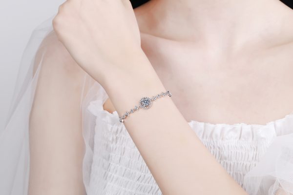AZ209-S  1 Carat Real Moissanite Bracelet Star Moon Brilliant Charm Bangle 925 Solid Silver Hand Chain Jewelry Pass Diamond Tester - Image 3